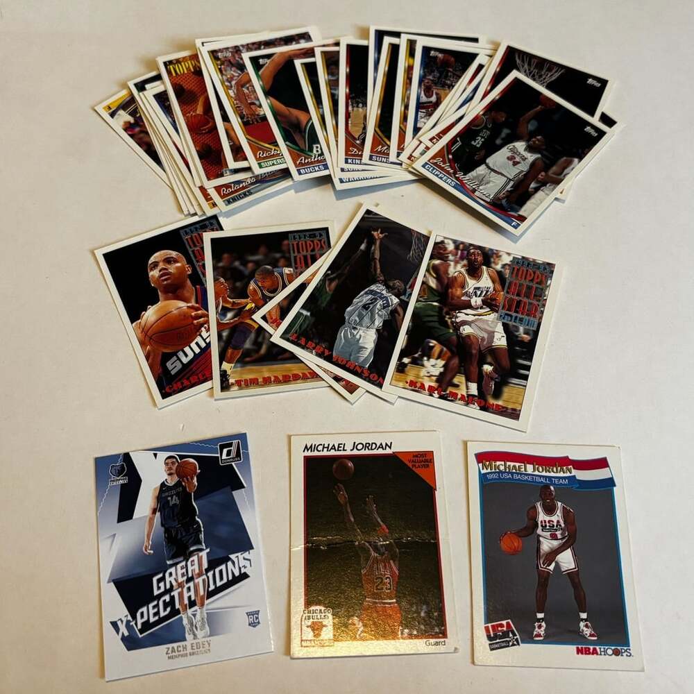 Mixed lot of 38+ NBA Basketball Trading Cards Topps Hoops Donruss